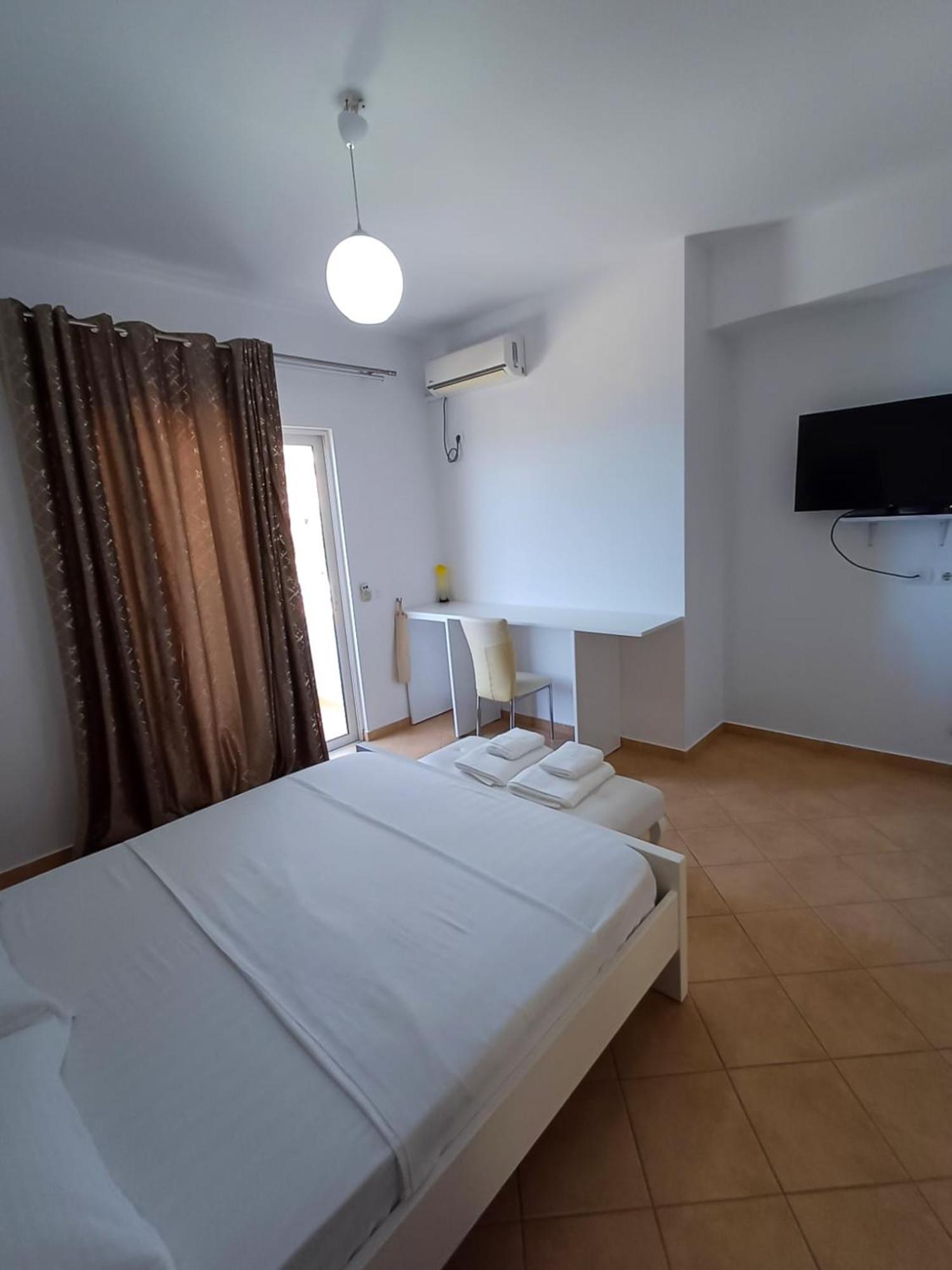 Hotel Sherifi Sarande Exterior photo